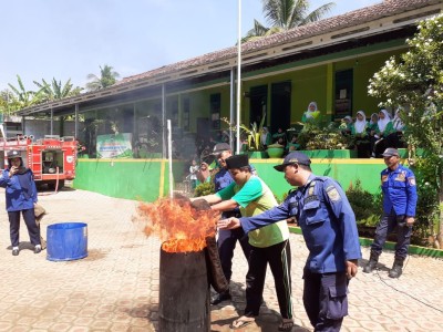 EVERYONE IS A TEACHER BERSAMA TIM PEMADAN KAB. BATANG